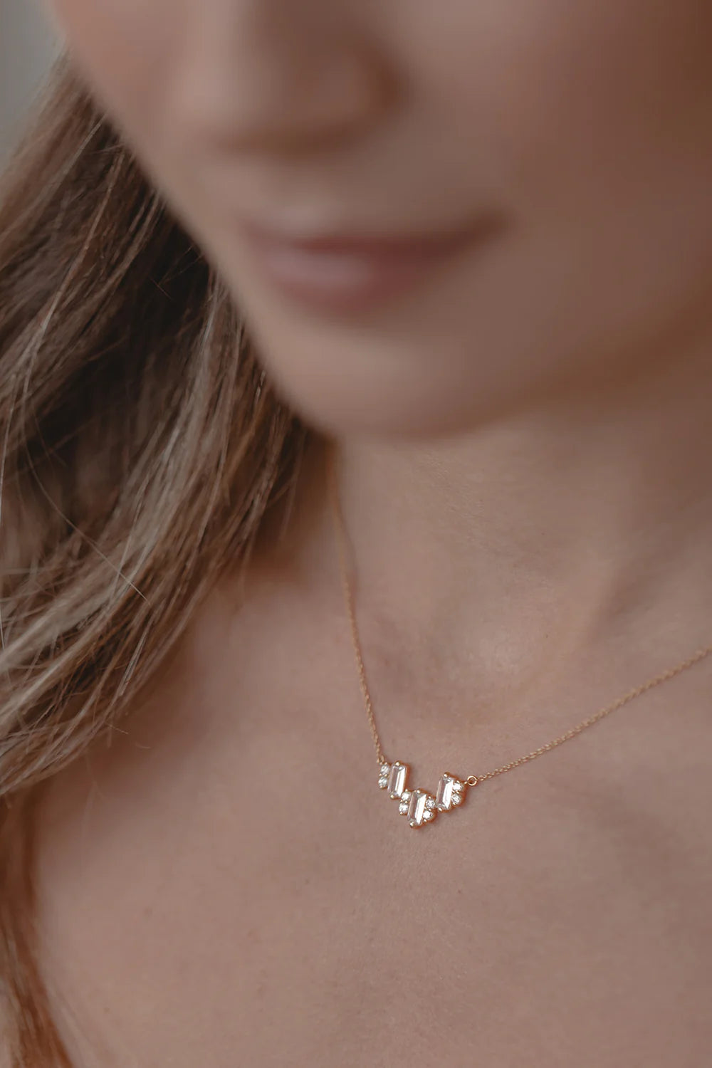 Collier "Art Lover" : le Collier de Mariage Délicat avec Cristaux par Excellence.