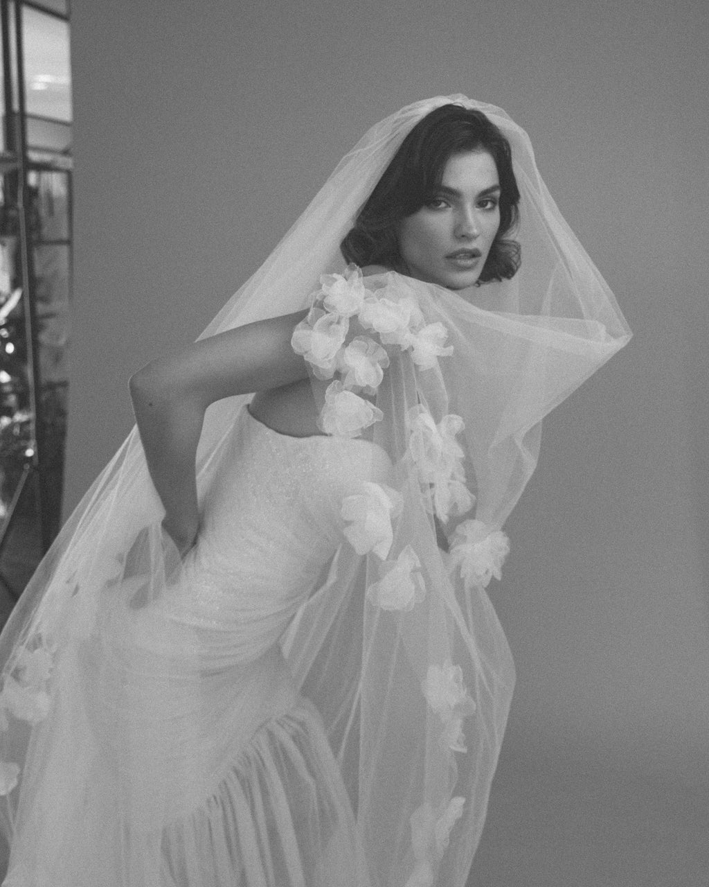 Voile de Mariée à Fleurs Transparentes : le Voile Original & Léger par Excellence.