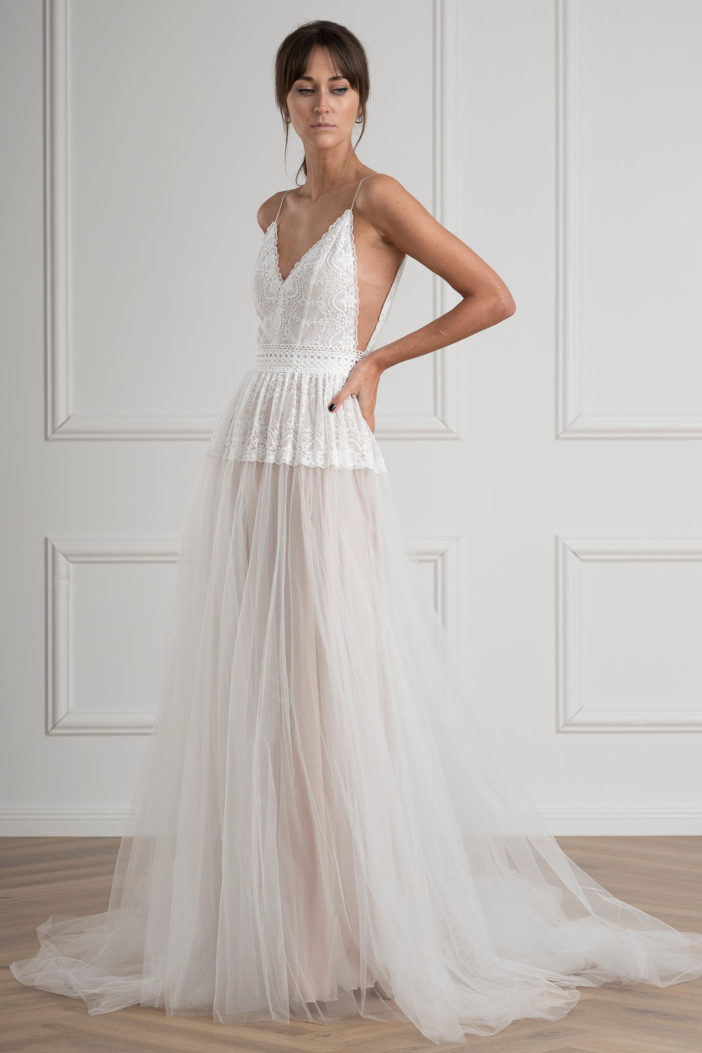 Halo : la Robe de Mariée Bohème / Champêtre Simple et Légère par Excellence.