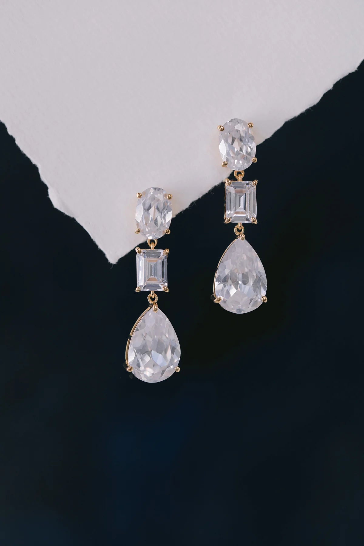 Boucles d’Oreilles "Felina" : les Boucles de Mariage Tendance avec Cristaux par Excellence.