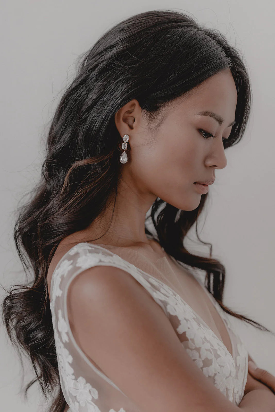 Boucles d’Oreilles "Felina" : les Boucles de Mariage Tendance avec Cristaux par Excellence.