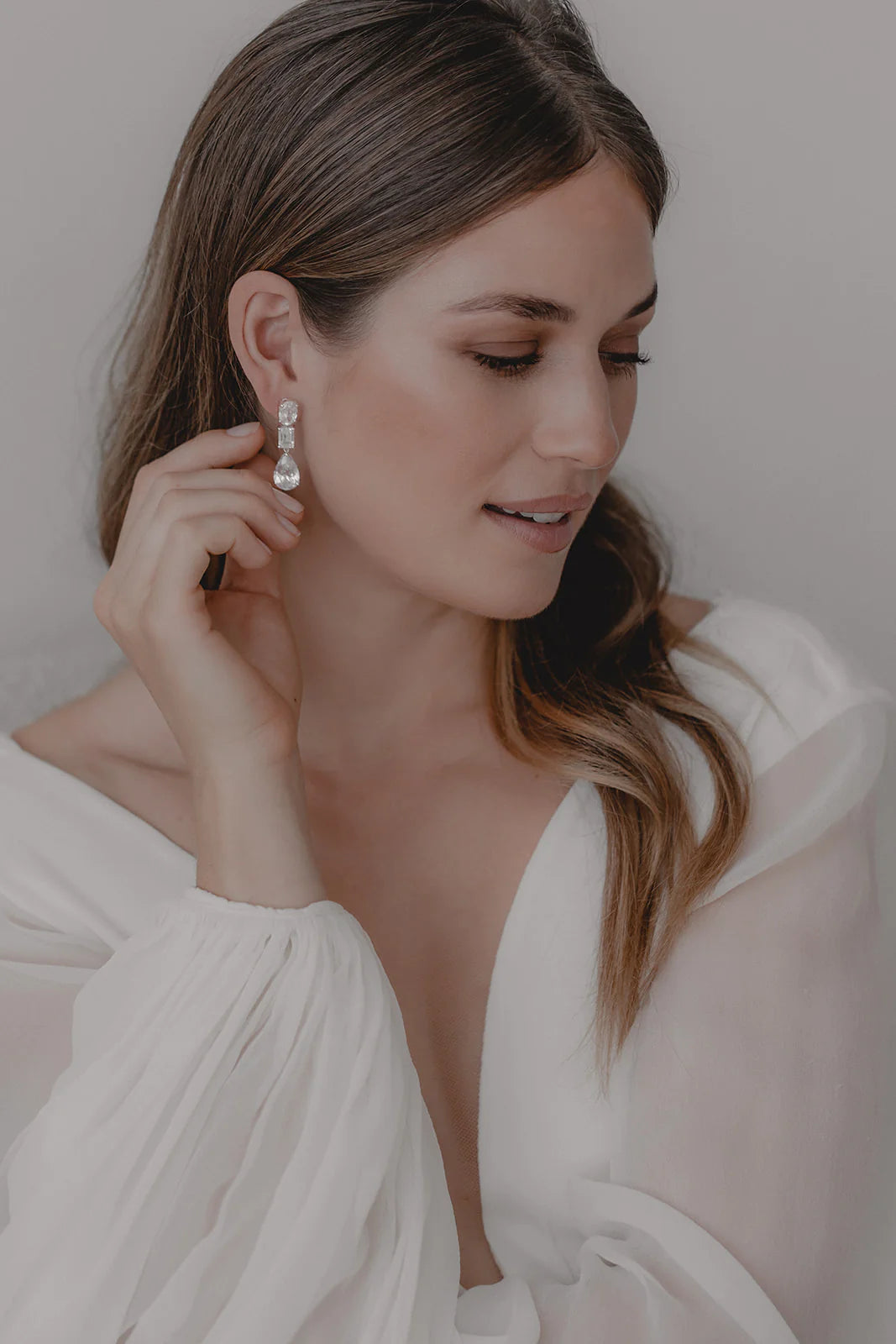 Boucles d’Oreilles "Felina" : les Boucles de Mariage Tendance avec Cristaux par Excellence.