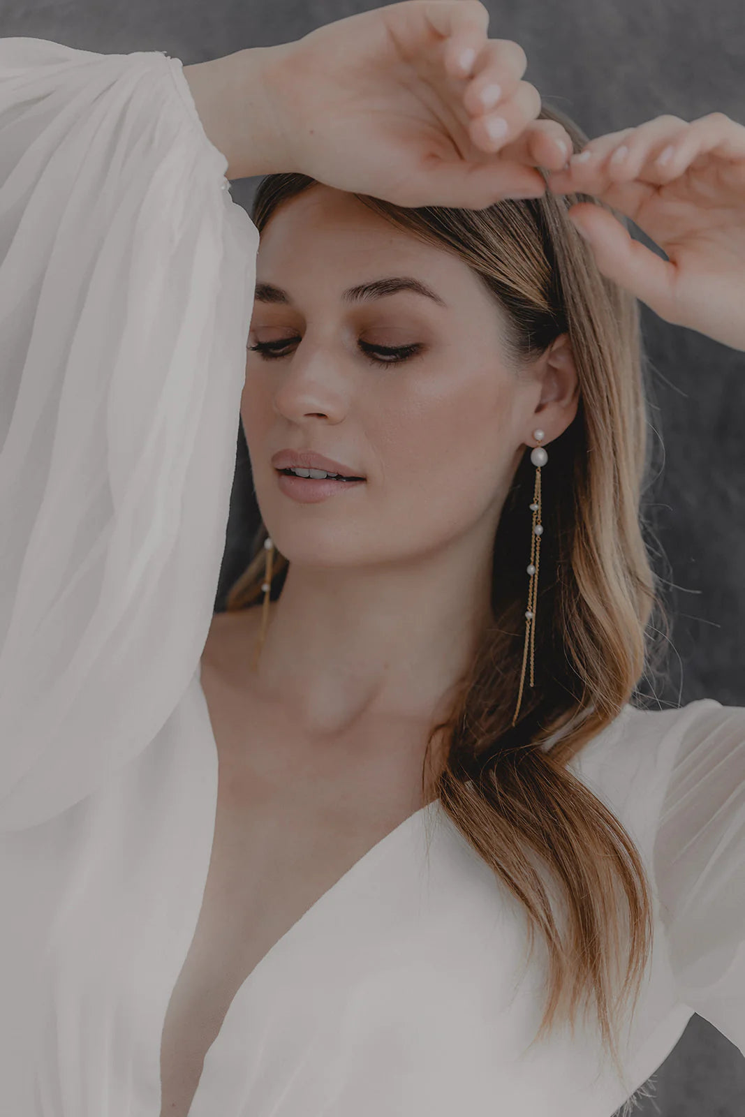 Boucles d’Oreilles "Gabriella" : les Boucles de Mariage Longues à Perles par Excellence.