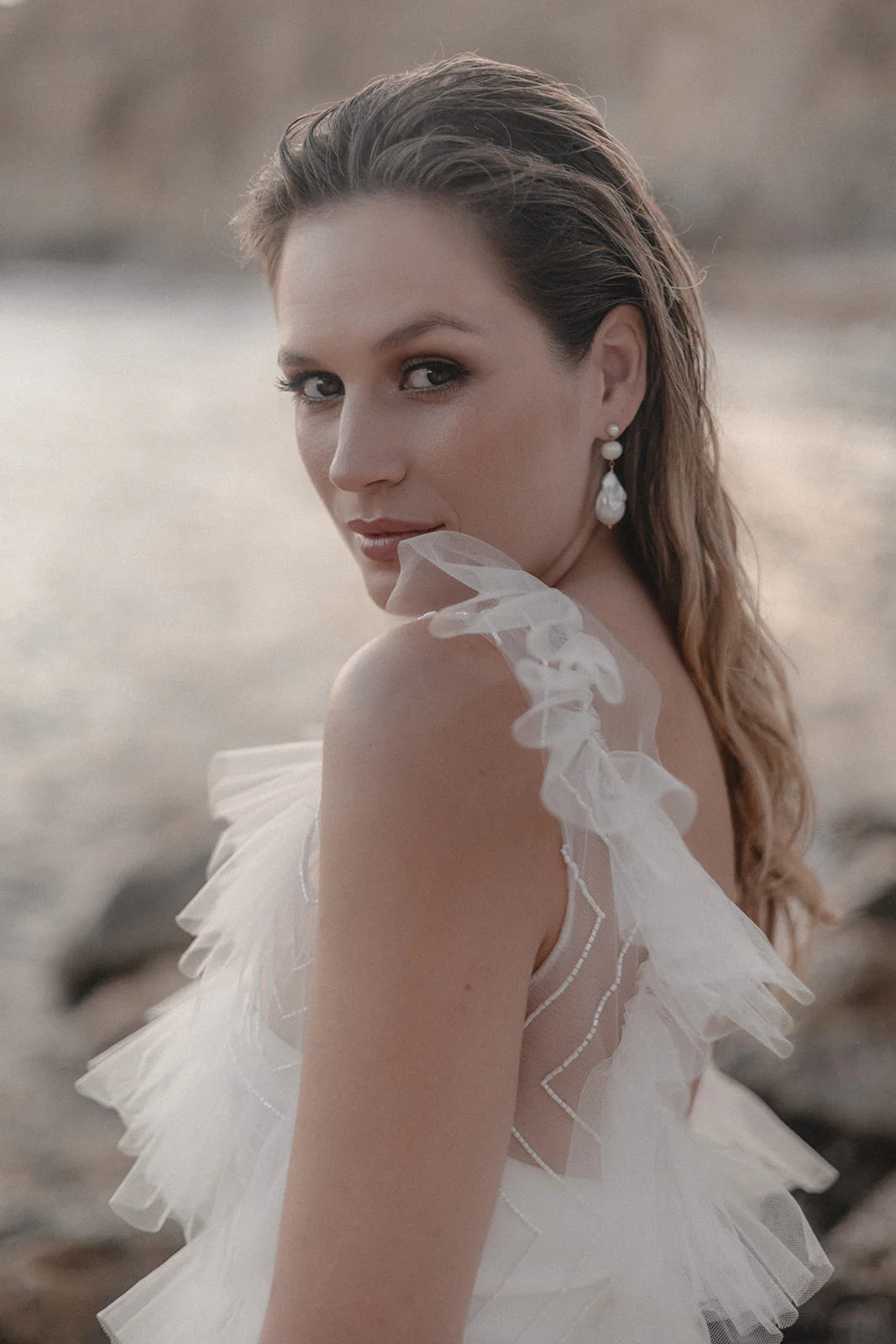 Boucles d’Oreilles "Saltwater Drops" : les Boucles de Mariage à Perle Baroque par Excellence.