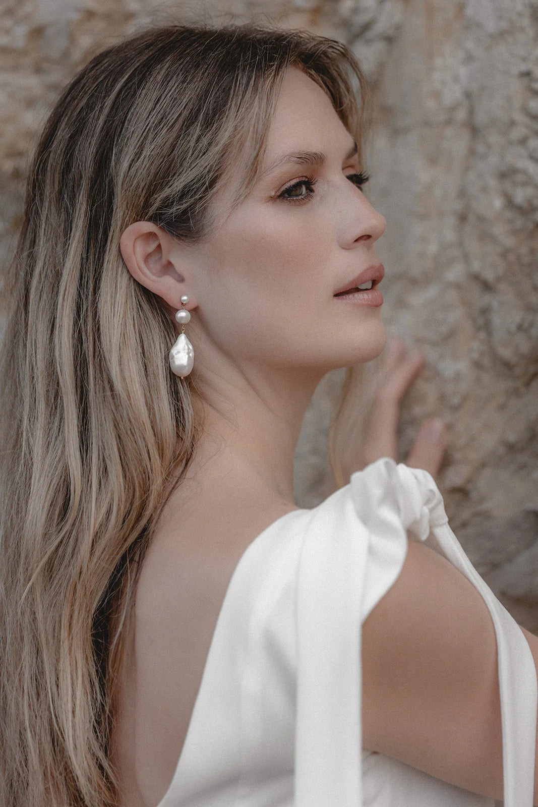 Boucles d’Oreilles "Saltwater Drops" : les Boucles de Mariage à Perle Baroque par Excellence.
