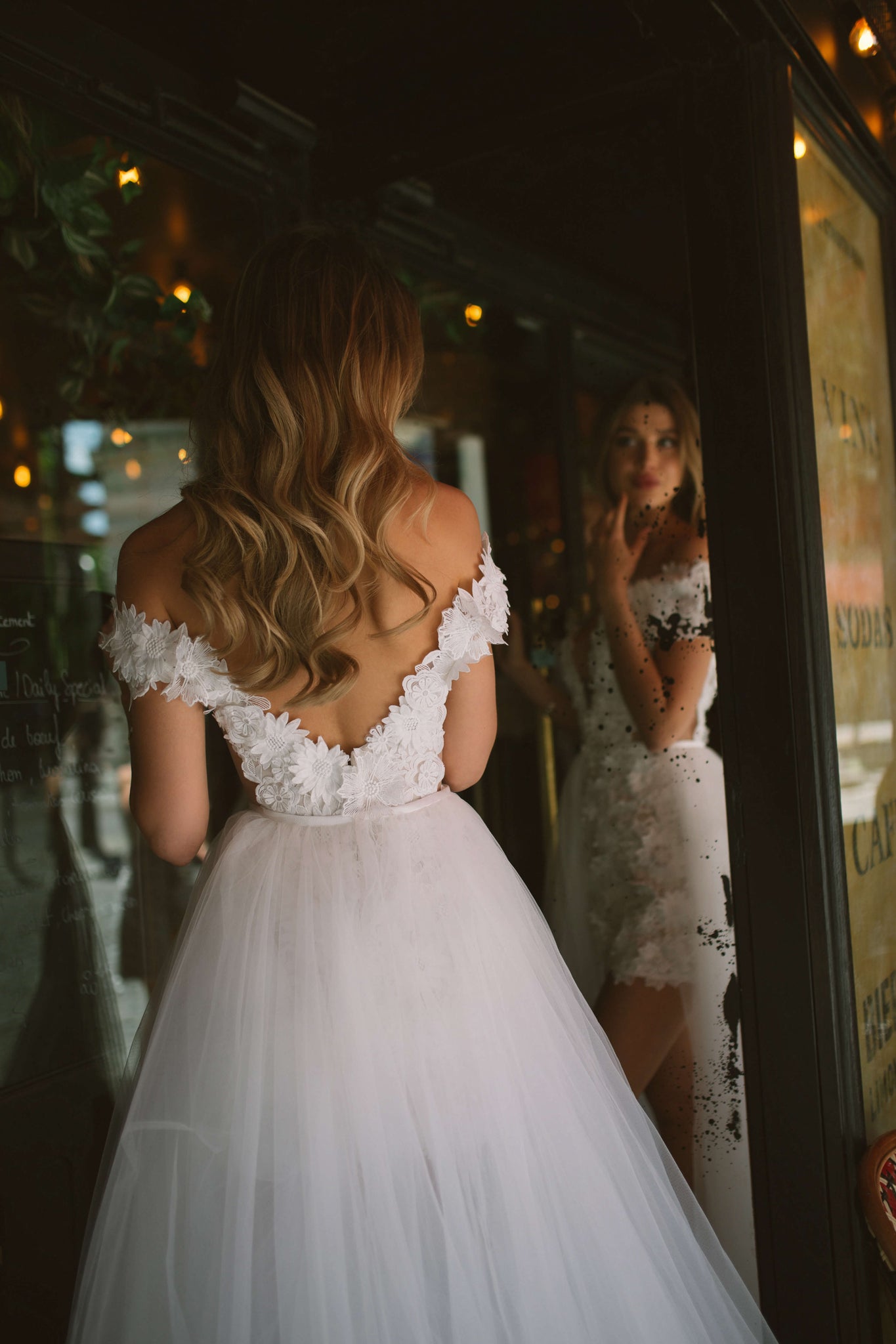 Keia : la Robe de Mariée Courte à Fleurs par Excellence.