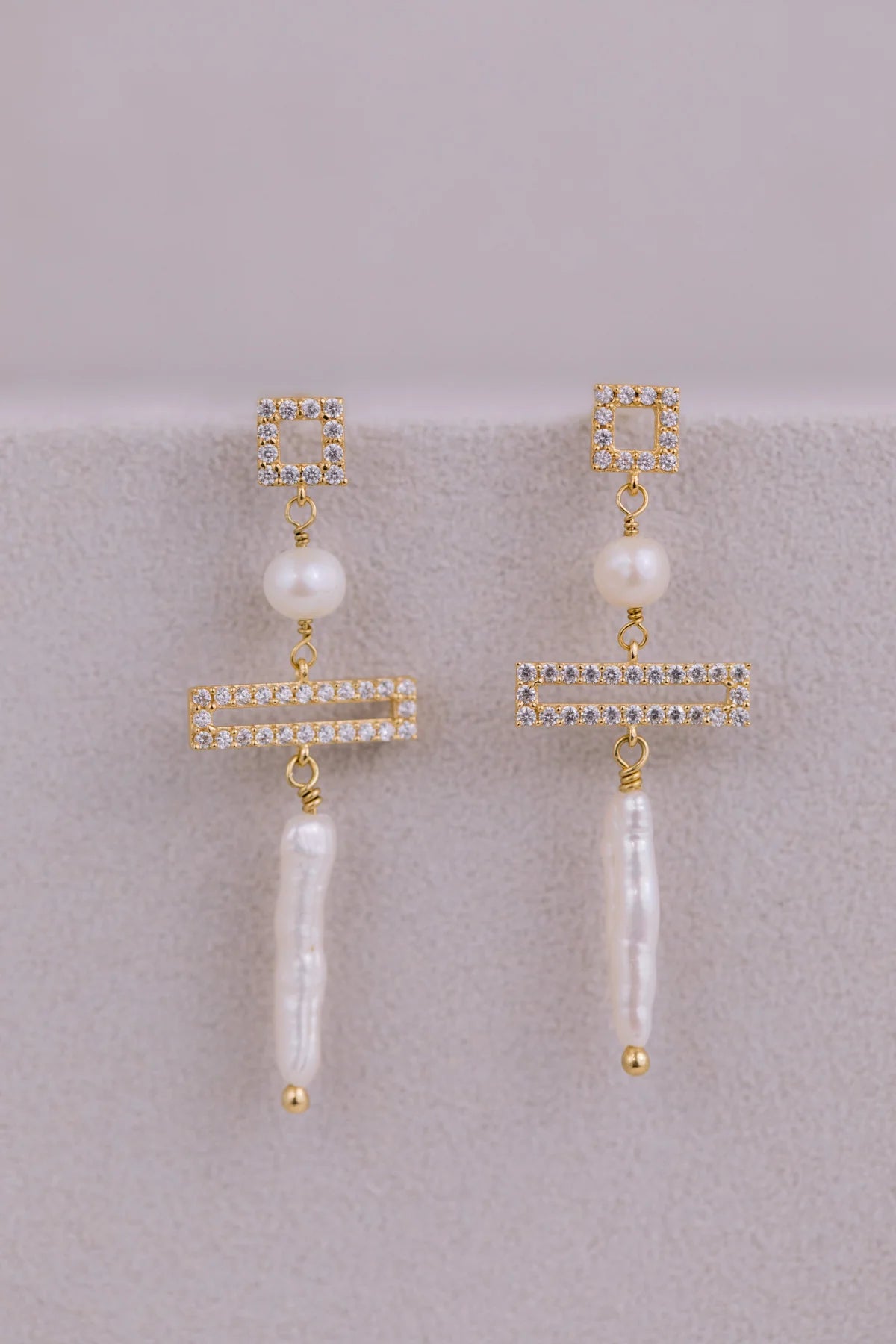 Boucles d'Oreilles "Picturesque" : les Boucles de Mariage Géométrique par Excellence.
