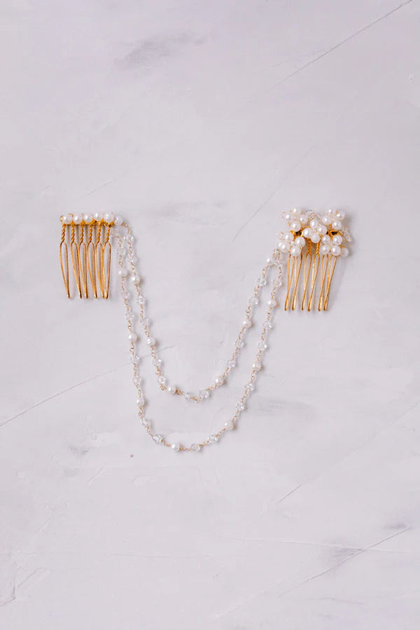 Accessoire de Cheveux "Femme Amoureuse" : la Parure de Mariée par Excellence.