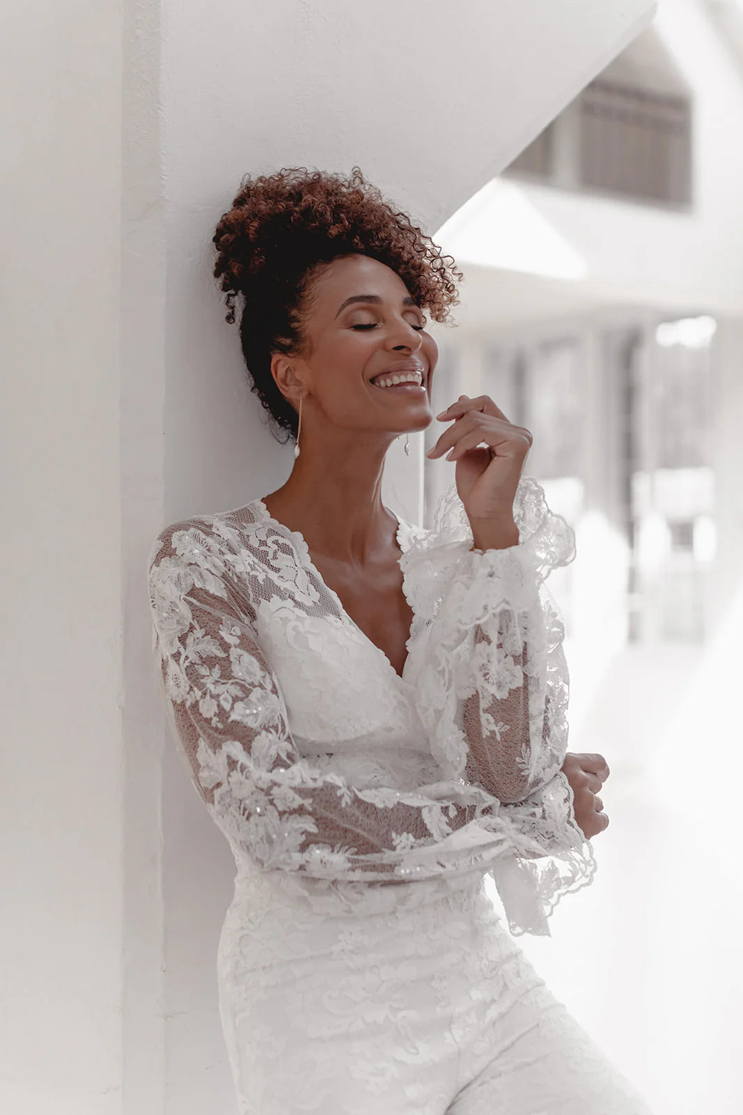 Boucles d'Oreilles "Forever Us" : les Boucles de Mariage Longues et Modernes par Excellence.