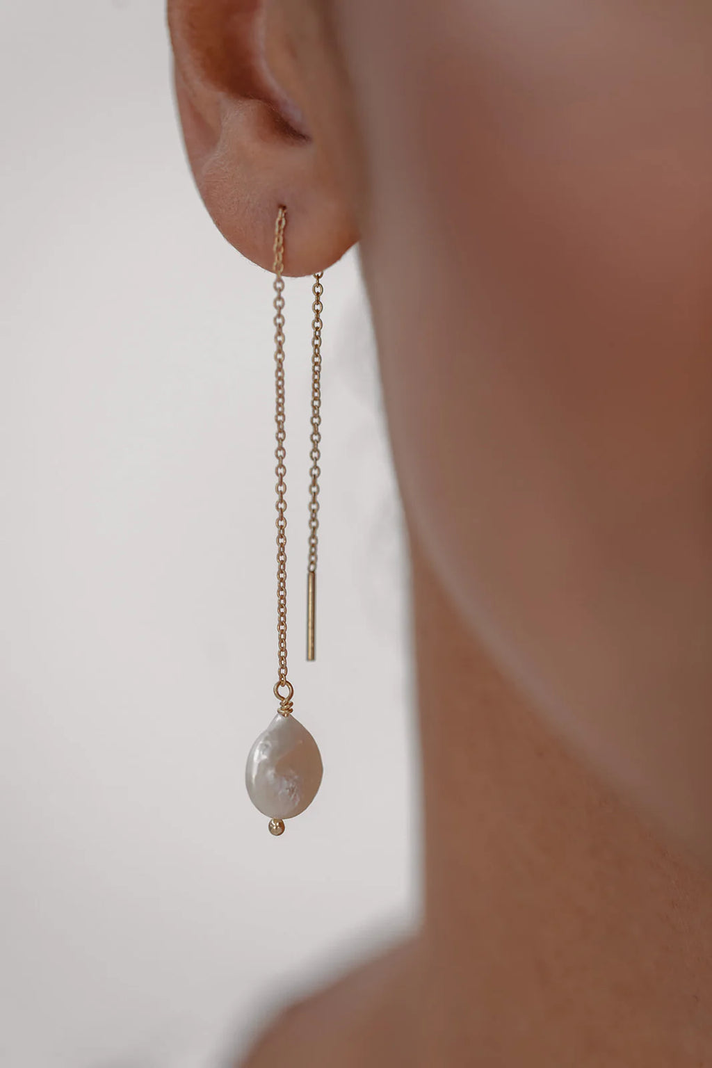 Boucles d'Oreilles "Forever Us" : les Boucles de Mariage Longues et Modernes par Excellence.