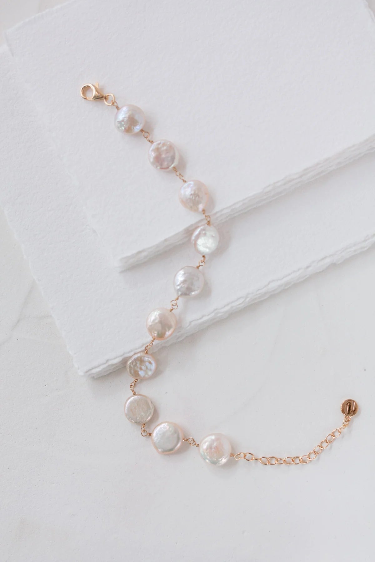 Bracelet "Alliance" : le Bracelet de Mariage à Perles Rondes par Excellence.