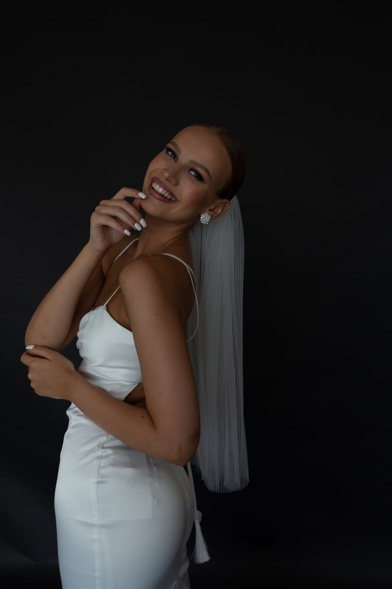 Voile de Mariée Court : le Voile Simple & Minimaliste par Excellence.