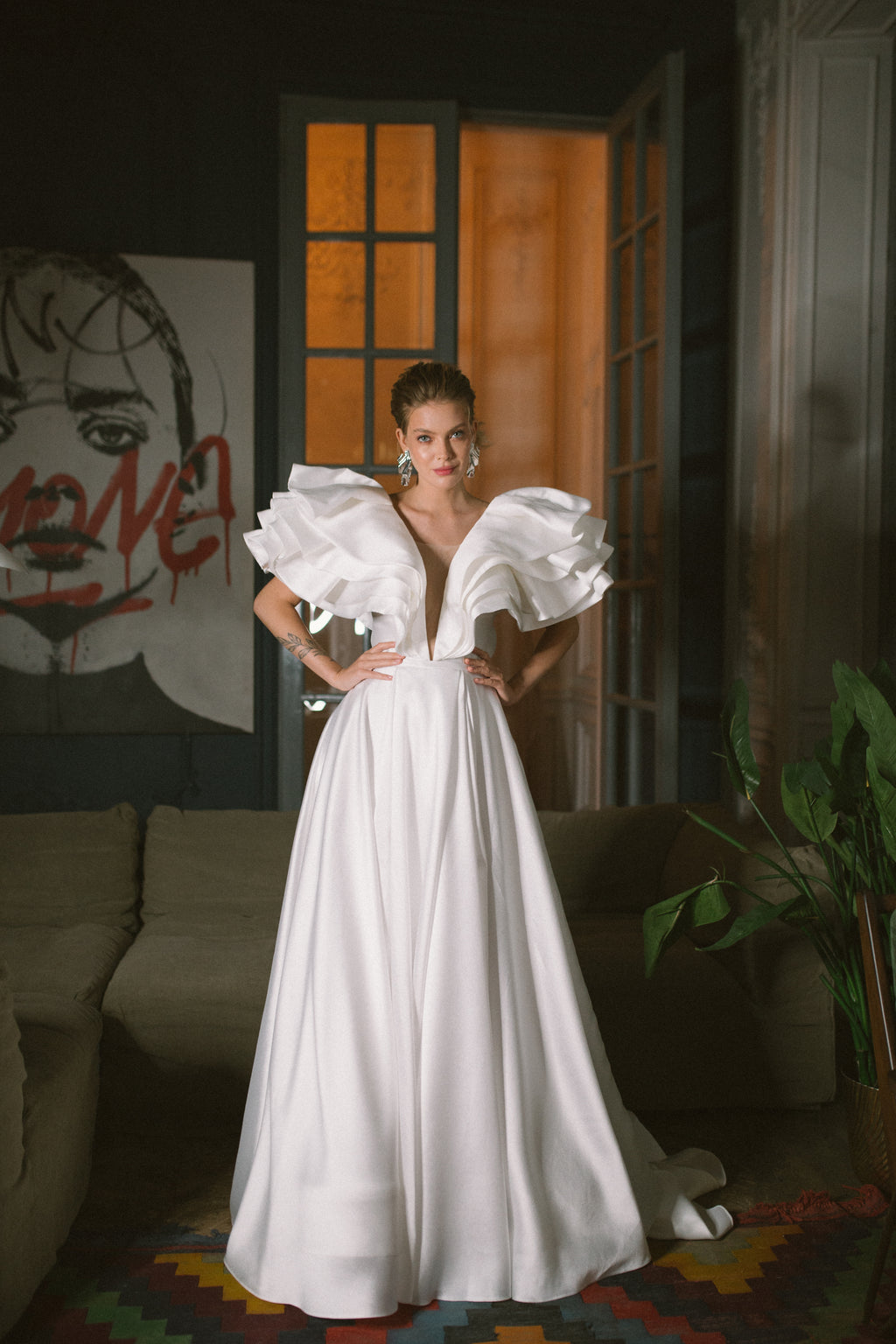 Enigma : la Robe de Mariée Drama avec Épaulettes Volumineuses par Excellence.
