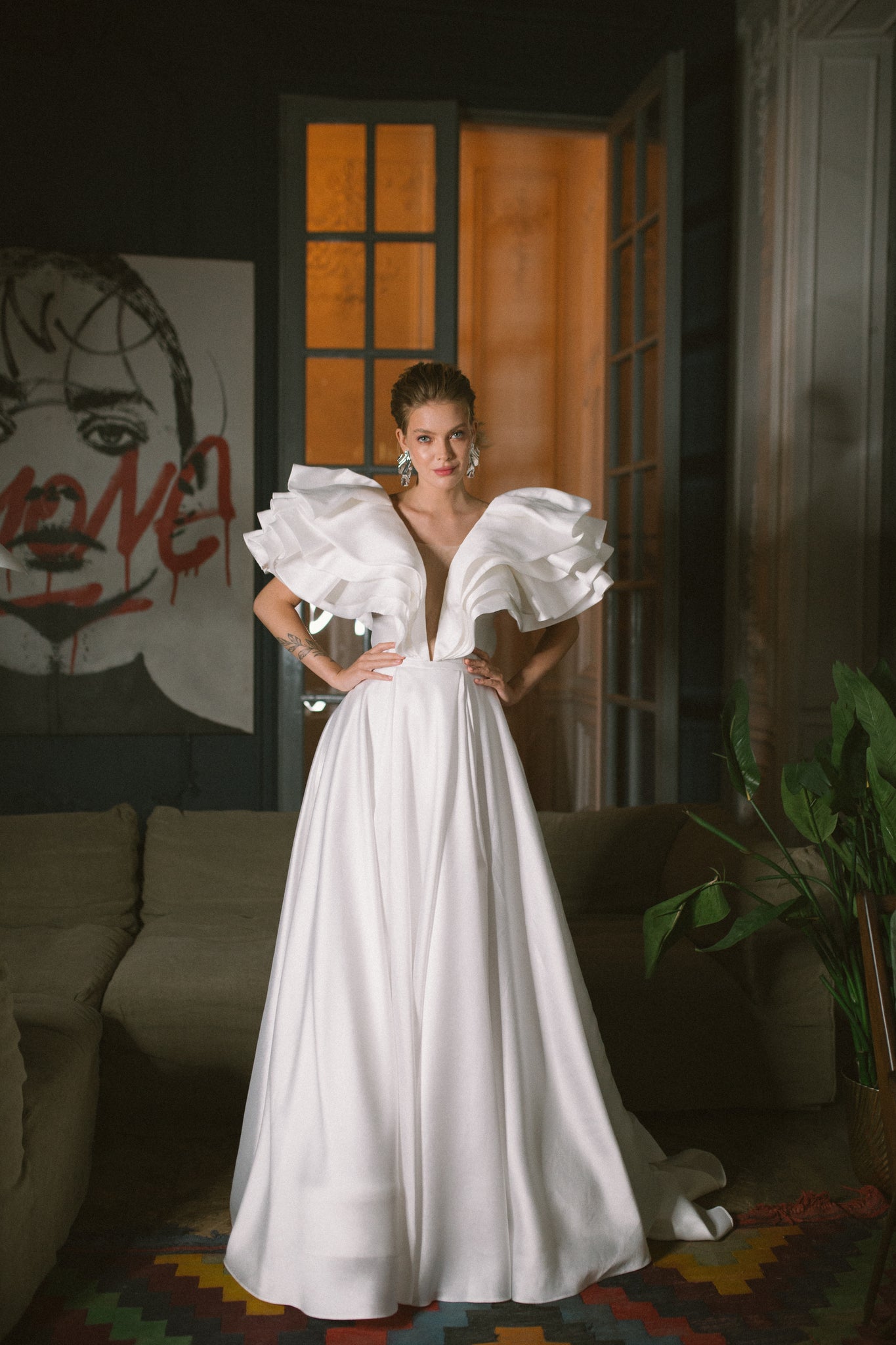 Enigma : la Robe de Mariée Drama avec Épaulettes Volumineuses par Excellence.