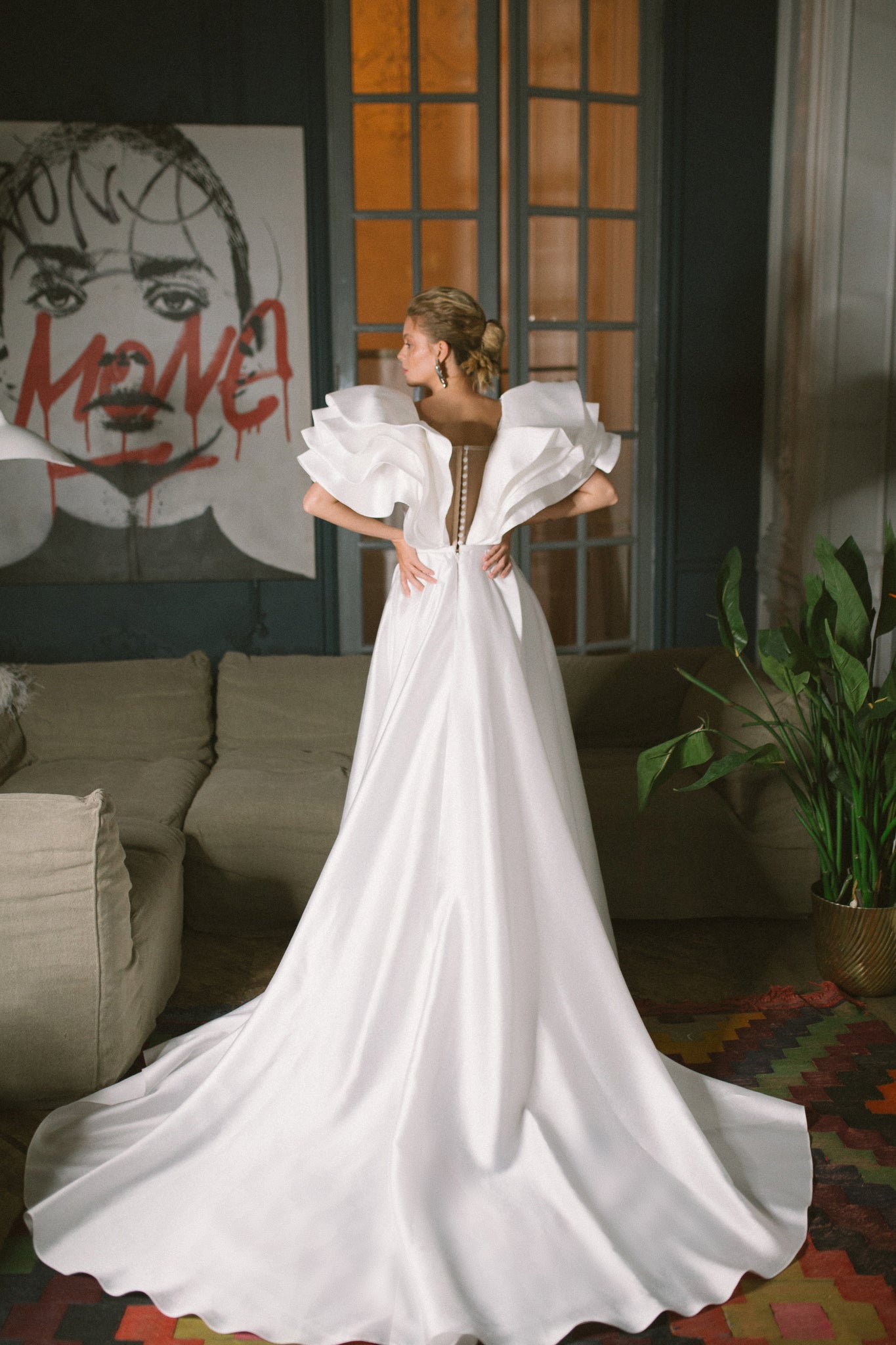 Enigma : la Robe de Mariée Drama avec Épaulettes Volumineuses par Excellence.