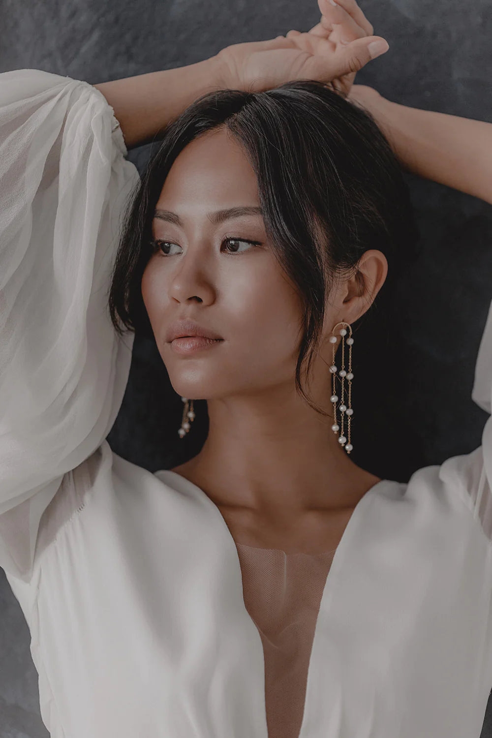 Boucles d’Oreilles "Élisa" : les Boucles de Mariage avec Cascade de Perles par Excellence.
