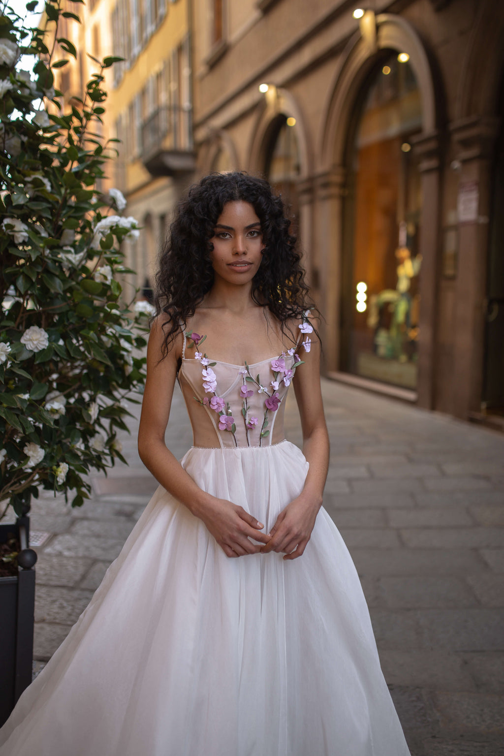 Sufflee : la Robe de Mariée avec Corset à Fleurs par Excellence.