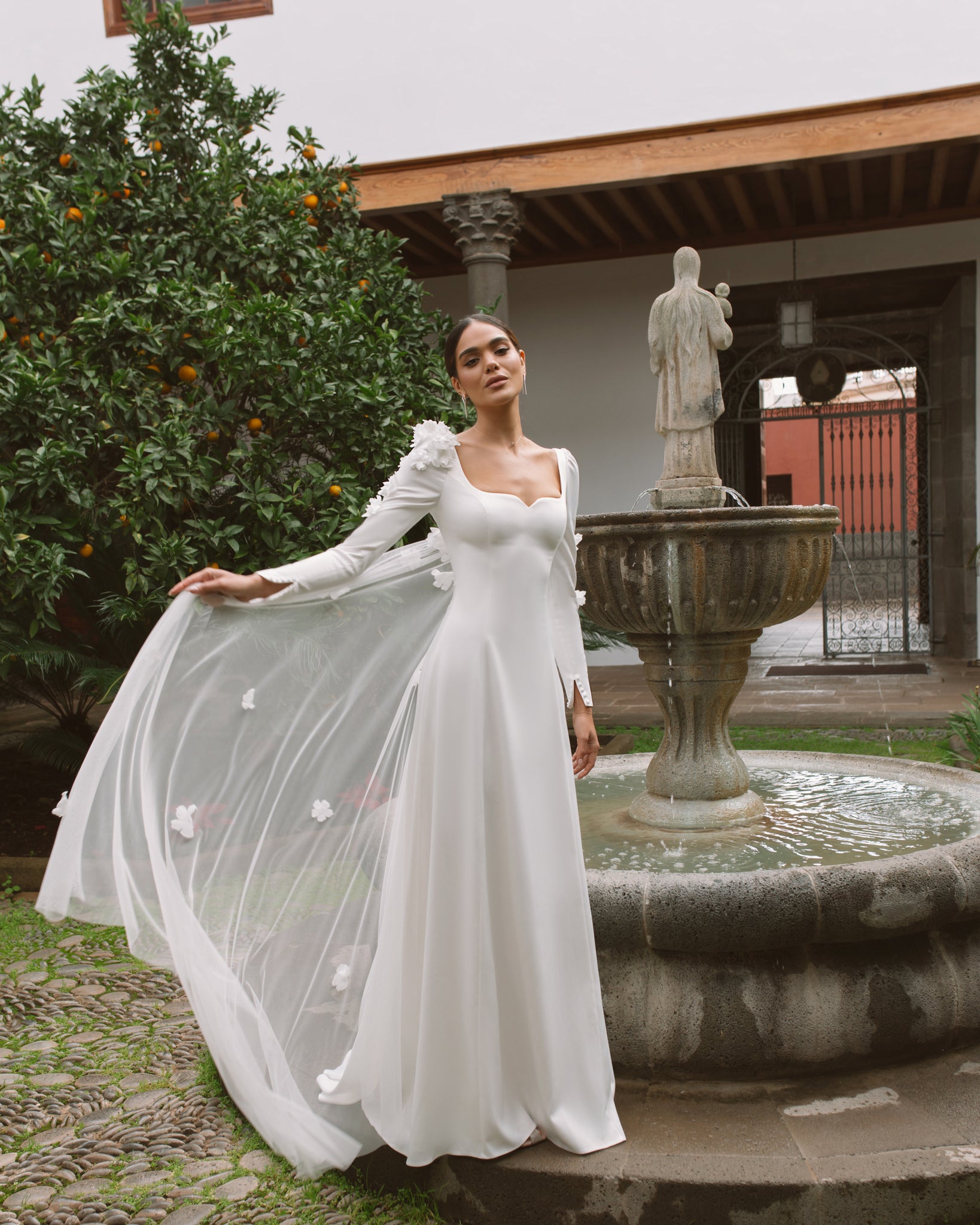 Vanda : la Robe de Mariée Romantique à Manches par Excellence.