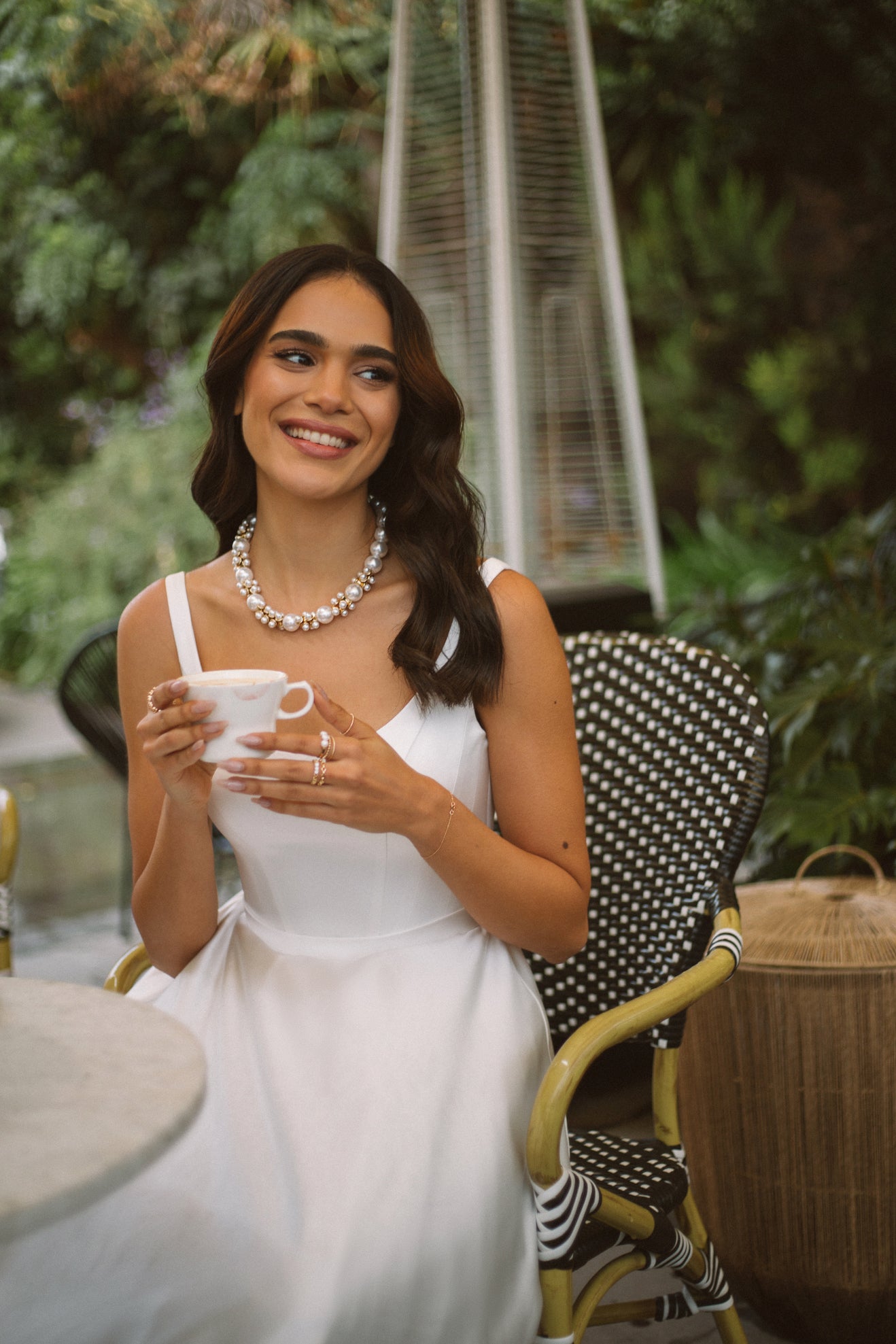Vela : la Robe de Mariée en Satin avec Décolleté Rond par Excellence.