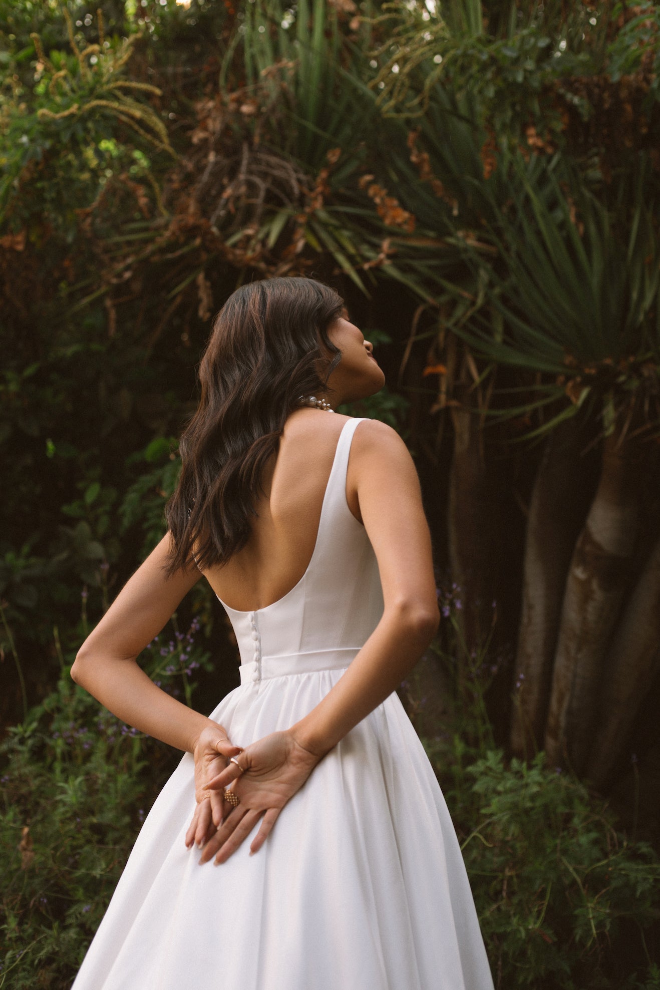 Vela : la Robe de Mariée en Satin avec Décolleté Rond par Excellence.