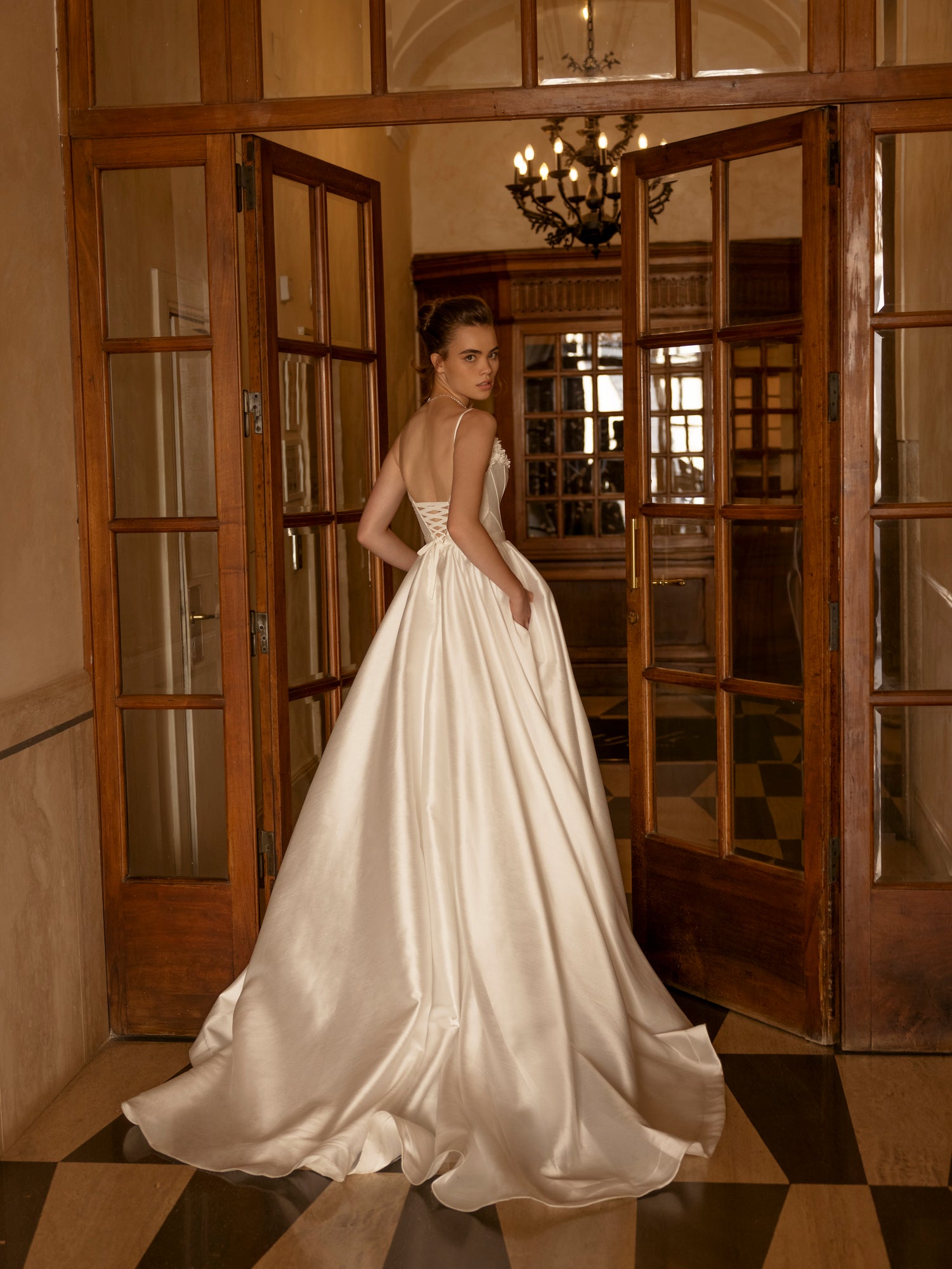 Vittoria : la Robe de Mariée à Corset Moderne par Excellence.