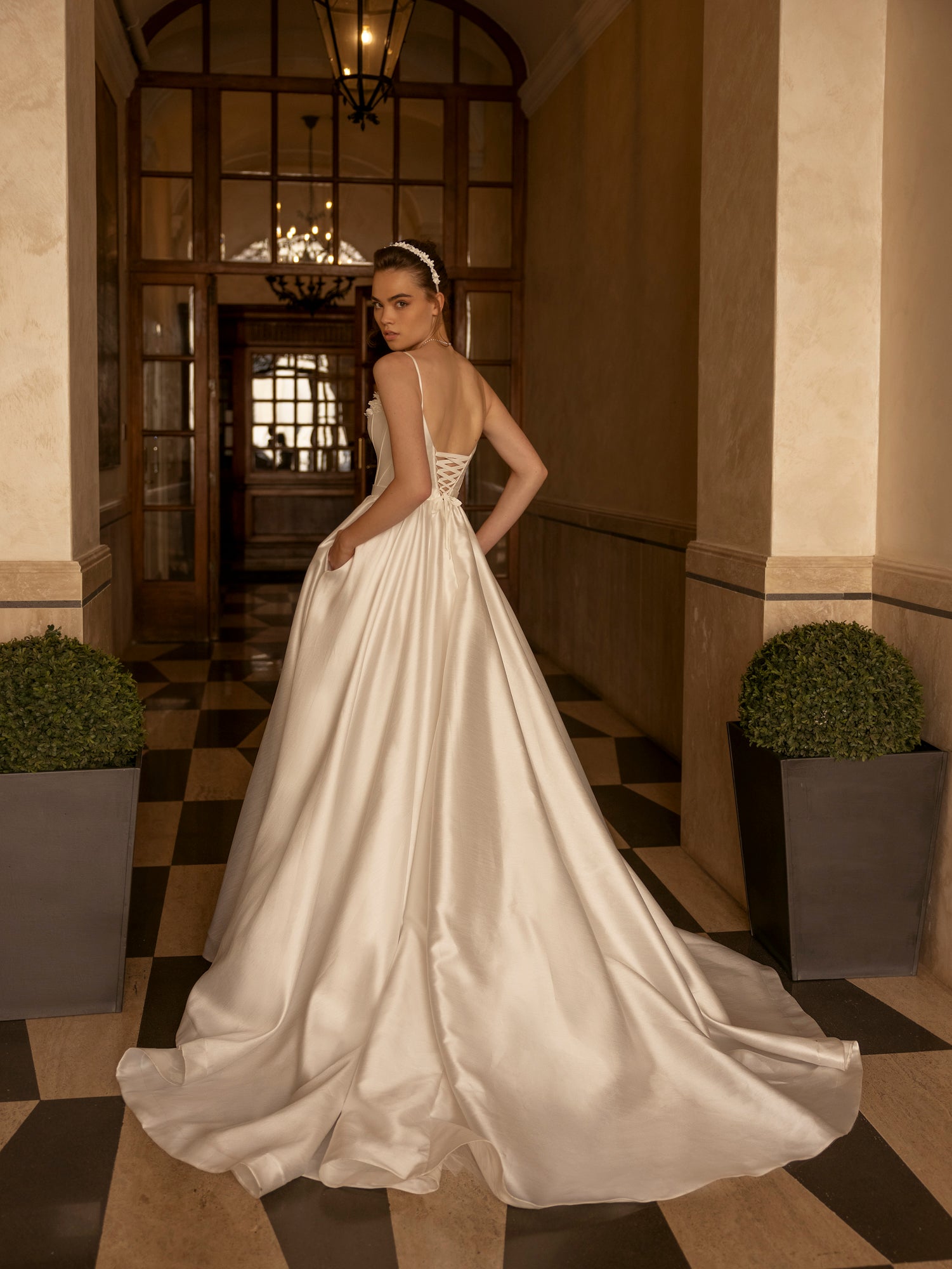 Vittoria : la Robe de Mariée à Corset Moderne par Excellence.