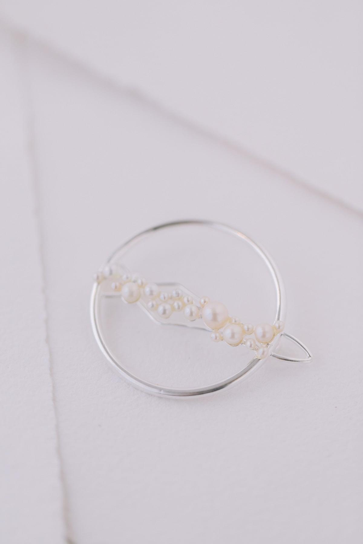 Barrette "Companion" : la Barrette à Cheveux de Mariage à Perles par Excellence.