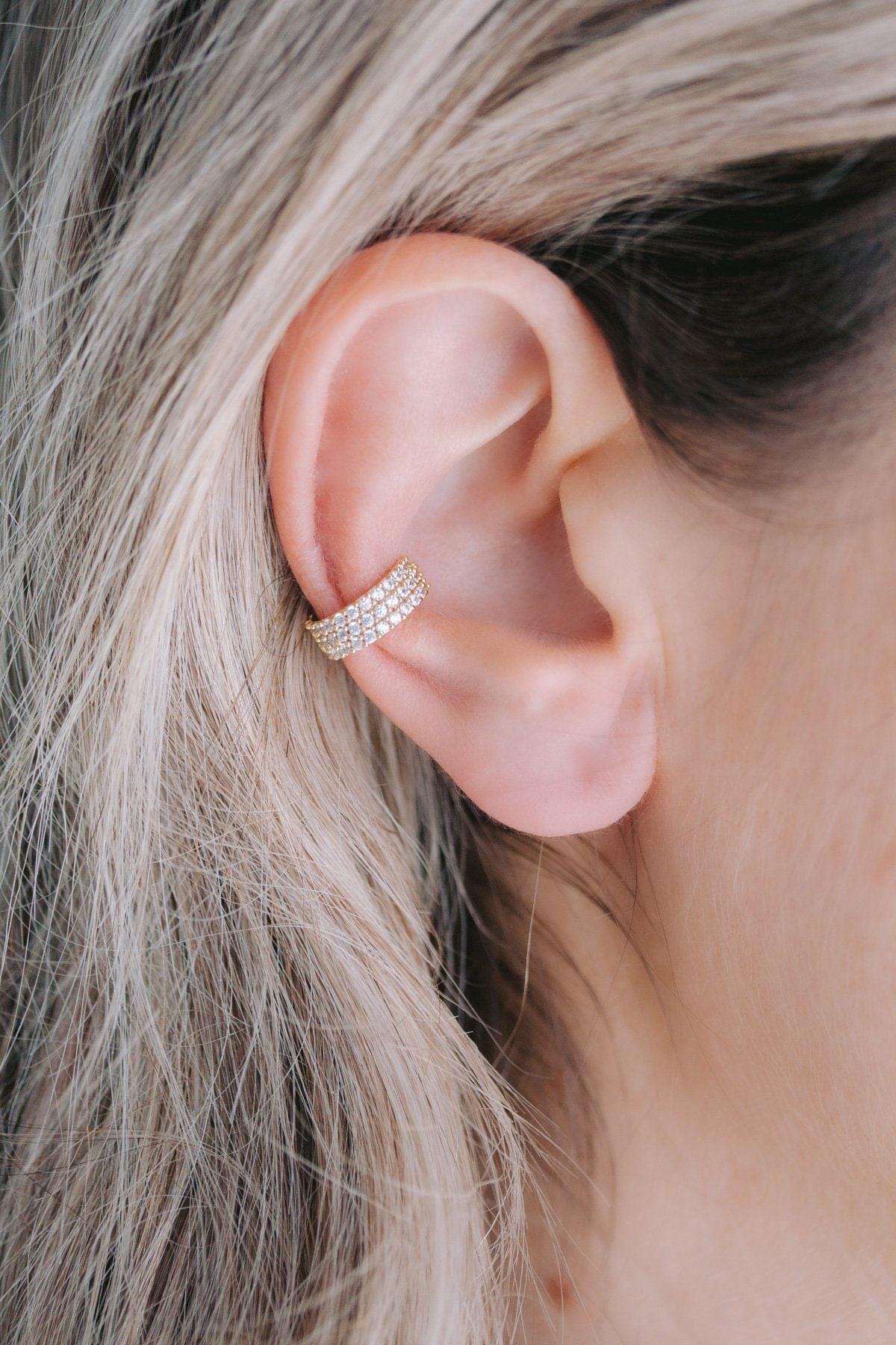 Boucle d'Oreille Ear Cuff "Sparkly" : la "Ear Cuff" à Cristaux par Excellence.