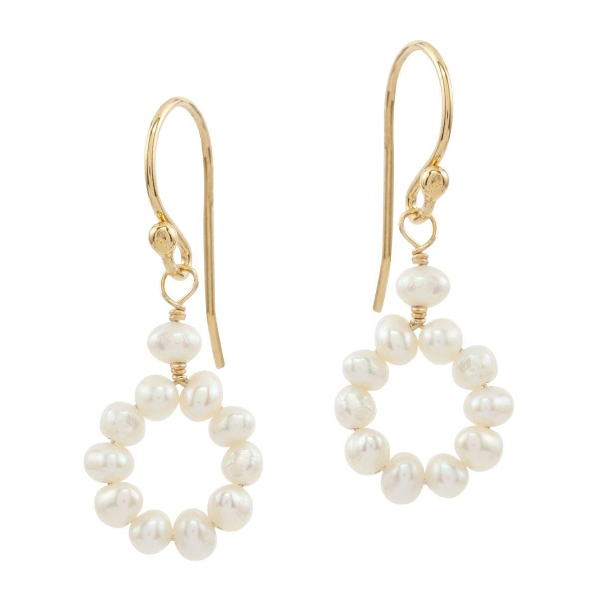 Boucles d'oreilles “Circle of Love” : les Boucles de Mariage à Petites Perles par Excellence.