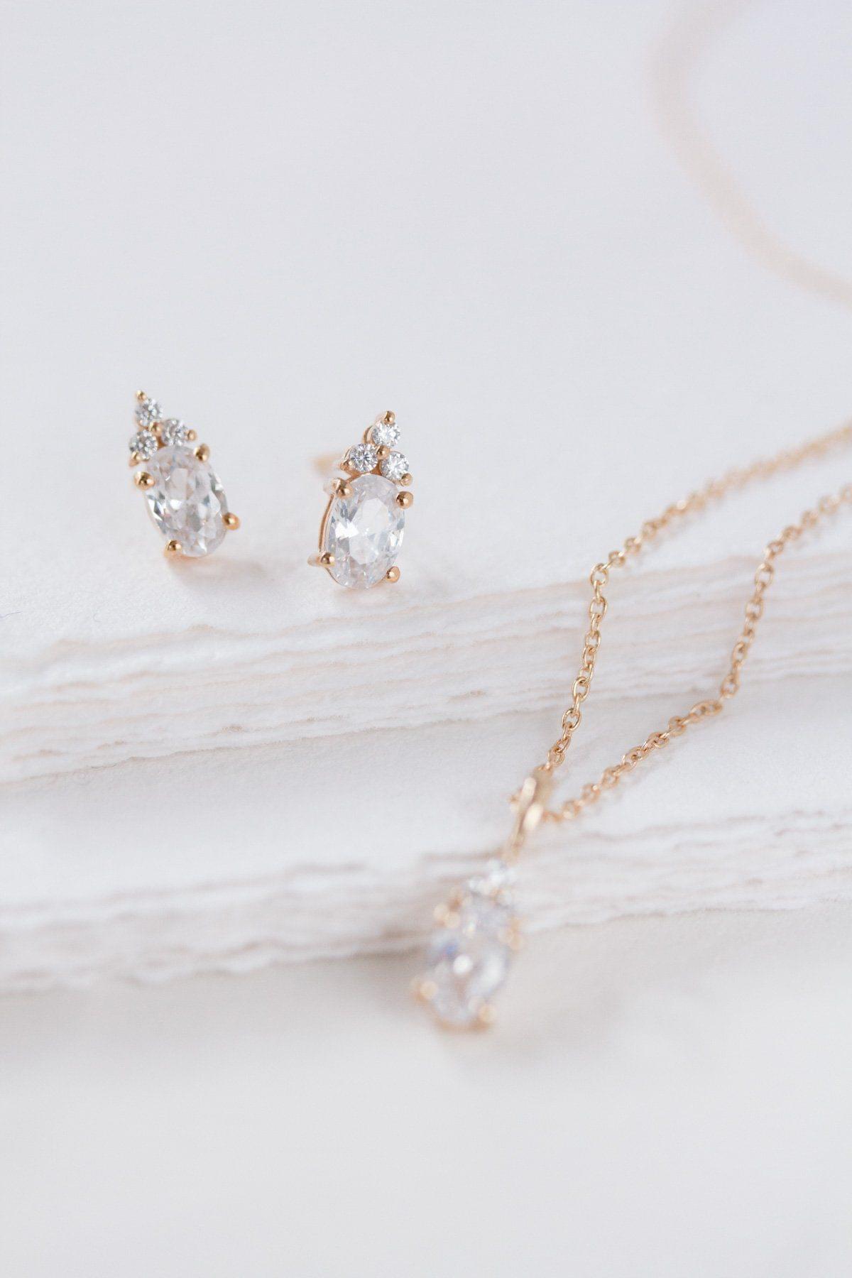 Boucles d'Oreilles "Dazzling Beauty" : les Boucles de Mariage en Cristal par Excellence.