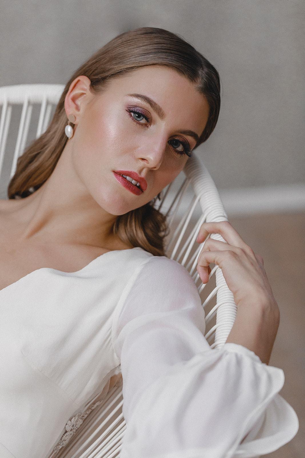 Boucles d'Oreilles "Joana" : les Boucles de Mariage avec Perles par Excellence.