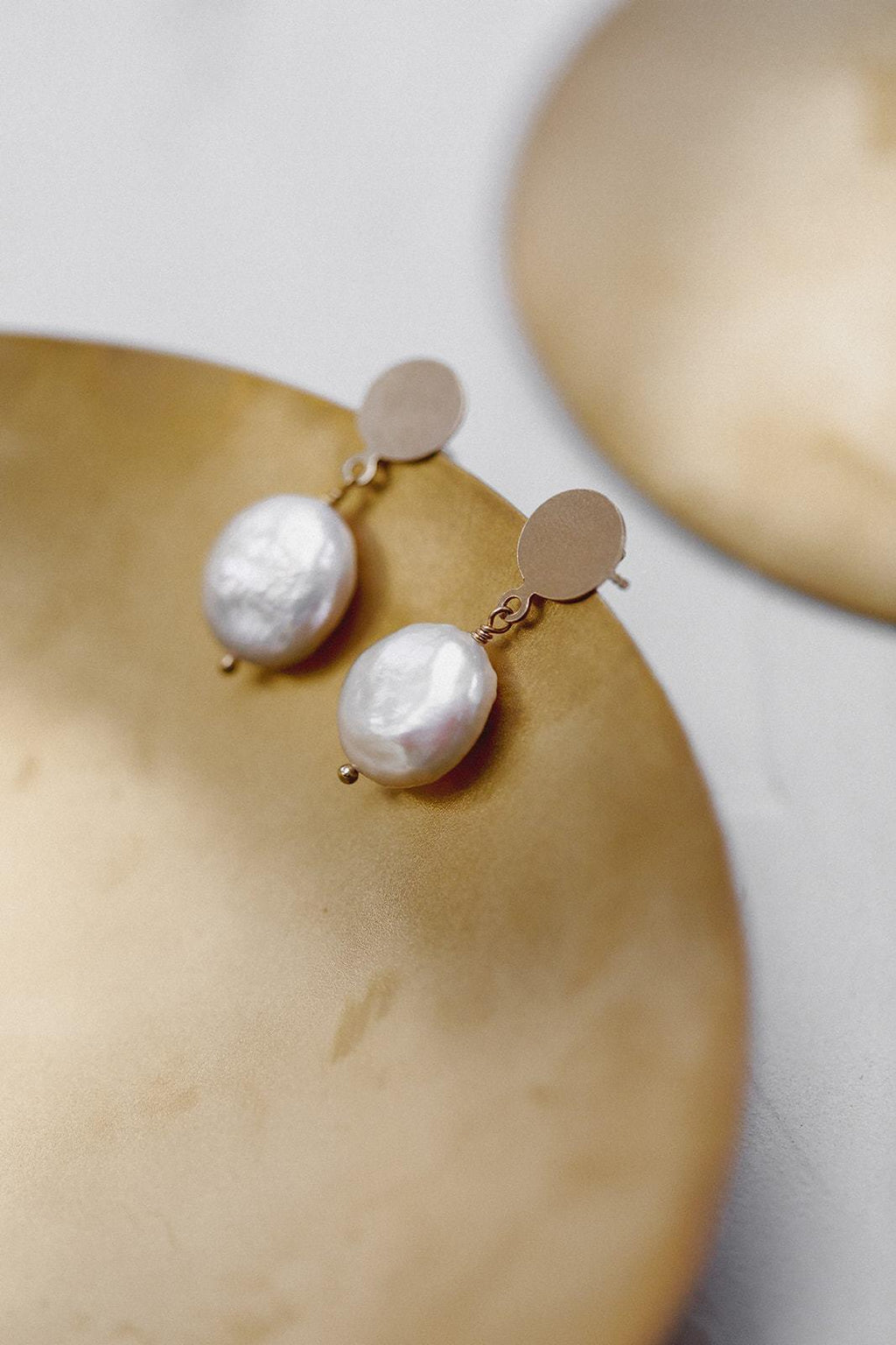 Boucles d'Oreilles "Joana" : les Boucles de Mariage avec Perles par Excellence.