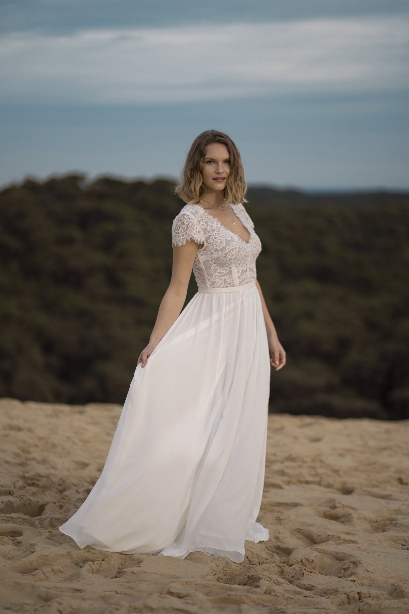 Titania à manches courtes Robe de mariée Les filles fidèles