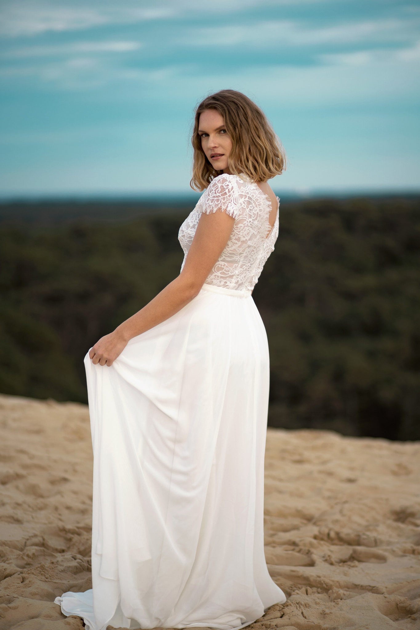 Titania à manches courtes Robe de mariée Les filles fidèles