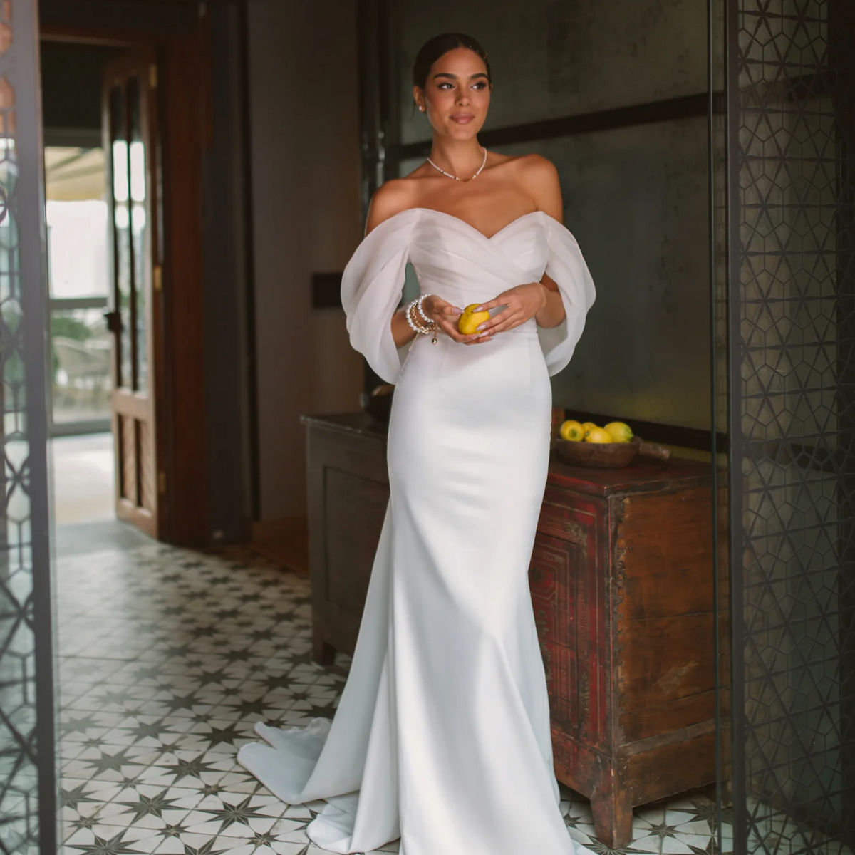 Abito da sposa sobrio ed elegante fashion