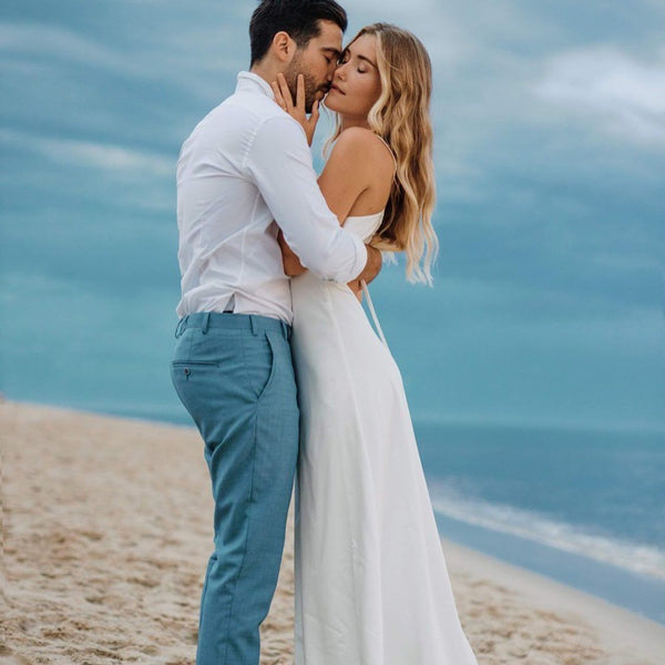 Berkly : Robe de Mariée Blanche, Minimaliste et Moderne