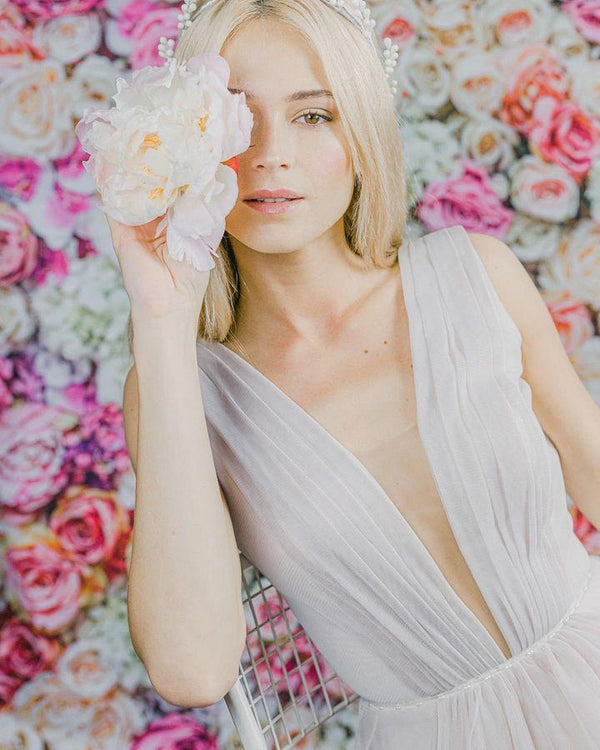 Gemita : Robe de Mariée avec Décolleté Plongeant & Dos Ouvert [Paris / Bordeaux]