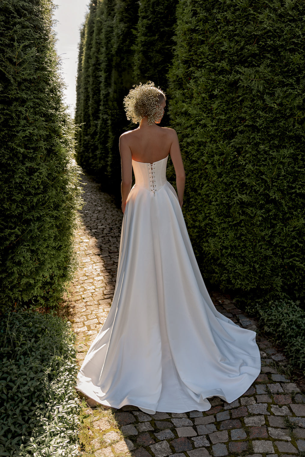 Sanlar : la Robe de Mariée Chic Forme Trapèze par Excellence.