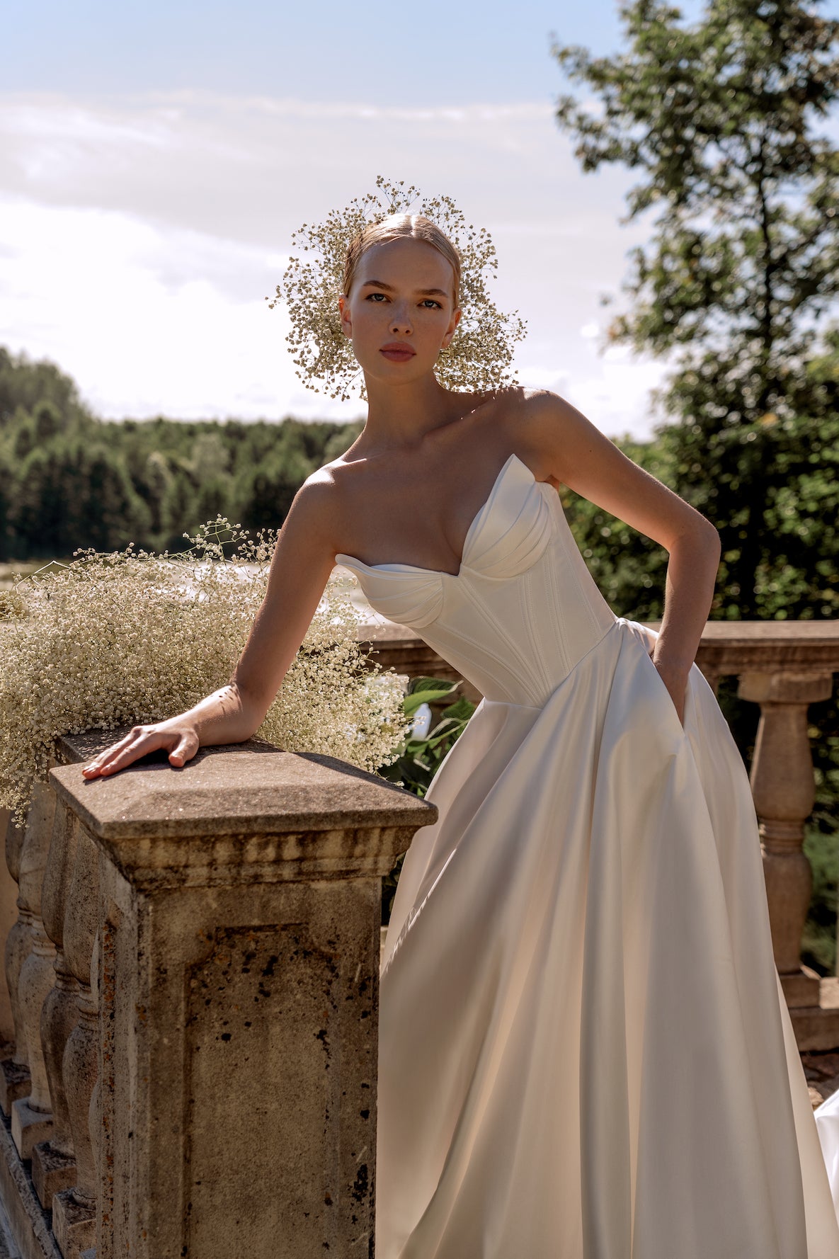 Sanlar : la Robe de Mariée Chic Forme Trapèze par Excellence.