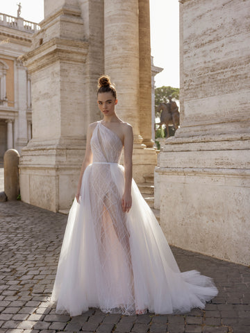 Andrea : la Robe de Mariée Asymétrique par Excellence.