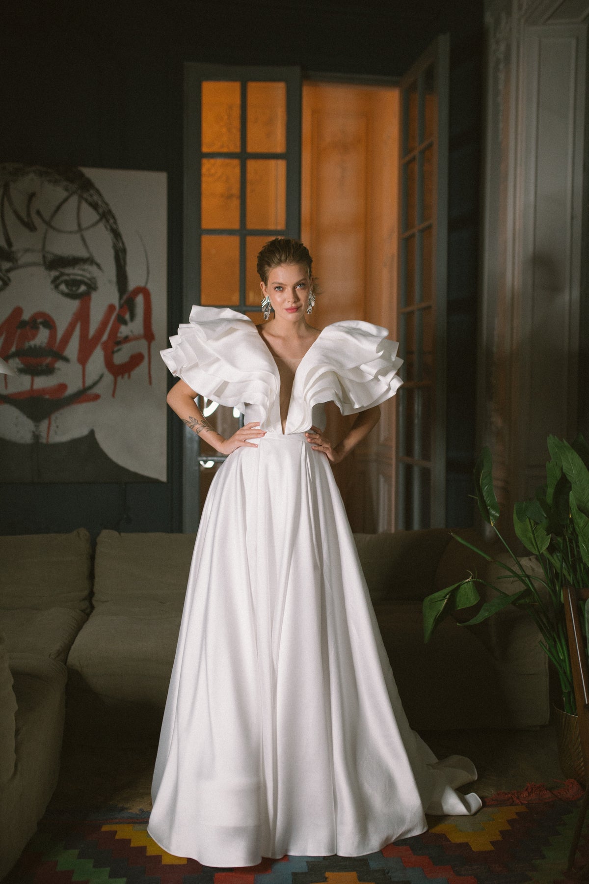 Enigma : la Robe de Mariée Drama avec Épaulettes Volumineuses par Exce ...