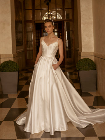 Vittoria : la Robe de Mariée à Corset Moderne par Excellence.