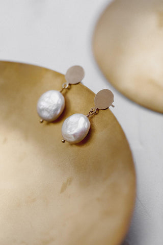 Boucles d'Oreilles "Joana" : les Boucles de Mariage avec Perles par Excellence.