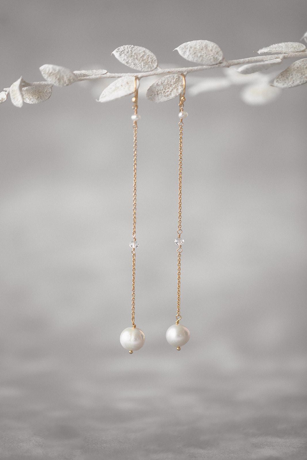 Boucles d'Oreilles "Purity" : les Boucles de Mariage Longues par Excellence.